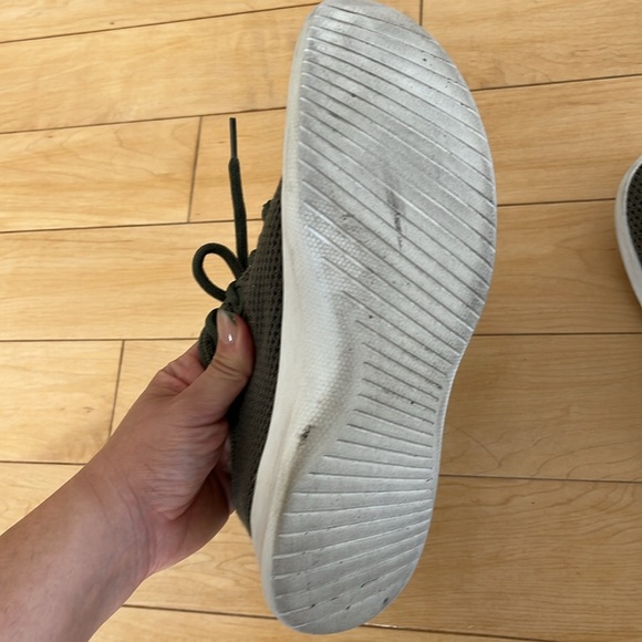 3 FOR $35 Allbirds tree runners green olive - No defects - women’s 9 - Picture 3 of 5